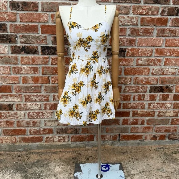 Vintage Y2K Brand White and Yellow Ditsy Floral Dress / S / Excellent condition - Picture 6 of 11